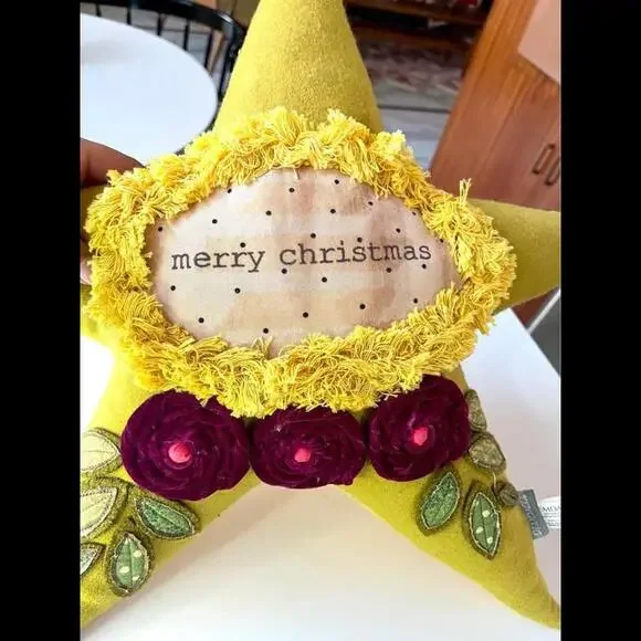 Retro Merry Christmas Star Pillow Embroidered flowers - Picture 2 of 8